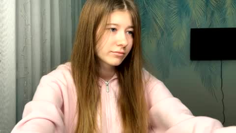 Kate online show from April 1, 1:41 pm