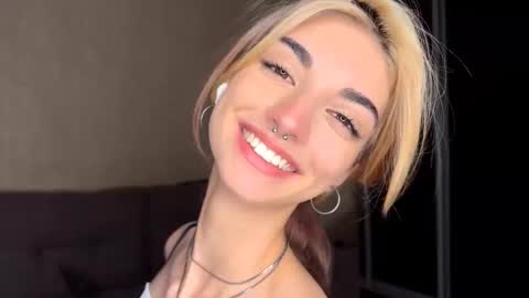 Amelia online show from October 19, 6:37 am