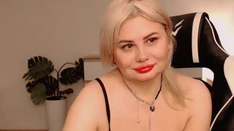  Lola  online show from December 16, 5:57 am