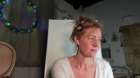 lola_belgium online show from January 3, 4:37 pm