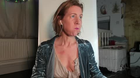 lola_belgium online show from January 5, 2:52 pm