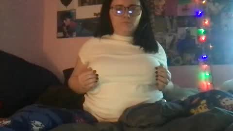 Lolaaaa online show from January 1, 5:11 pm