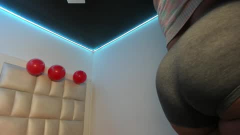 lola_js online show from May 11, 2:45 pm