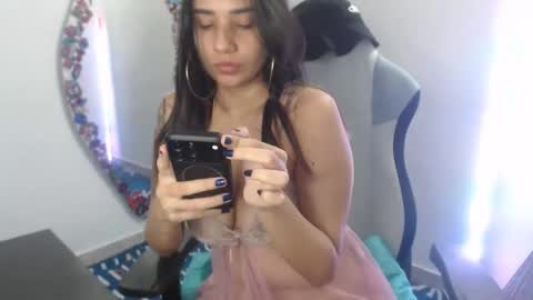 Lola online show from June 4, 11:09 pm