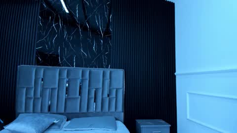 Lola Angel online show from October 11, 8:00 pm