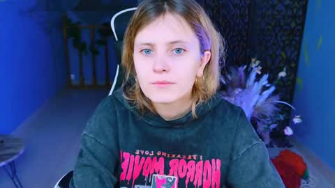 Snapshot of lolaasmus chatting on February 18, 7:43 am I consider myself the god Loki but life just calls me LOL online show from February 18, 7:43 am