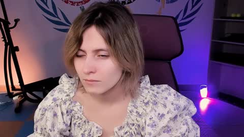 Snapshot of lolaasmus chatting on January 22, 9:02 am I consider myself the god Loki but life just calls me LOL online show from January 22, 9:02 am