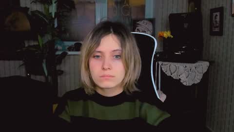 Snapshot of lolaasmus chatting on January 24, 5:10 am I consider myself the god Loki but life just calls me LOL online show from January 24, 5:10 am