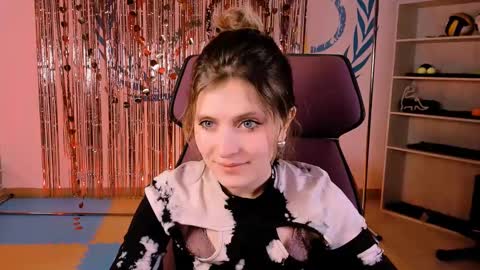 Snapshot of lolaasmus chatting on February 27, 3:15 pm I consider myself the god Loki but life just calls me LOL online show from February 27, 3:15 pm