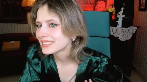 Snapshot of lolaasmus chatting on February 26, 1:43 pm I consider myself the god Loki but life just calls me LOL online show from February 26, 1:43 pm
