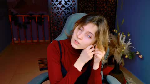 Snapshot of lolaasmus chatting on February 6, 1:10 pm I consider myself the god Loki but life just calls me LOL online show from February 6, 1:10 pm