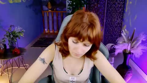 Snapshot of lolaasmus chatting on September 24, 5:17 am I consider myself the god Loki but life just calls me LOL online show from September 24, 5:17 am