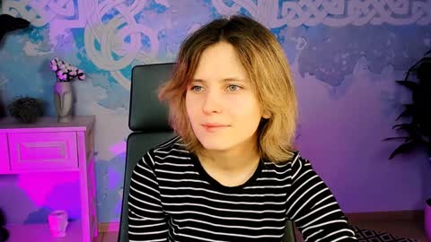 Snapshot of lolaasmus chatting on January 31, 5:09 am I consider myself the god Loki but life just calls me LOL online show from January 31, 5:09 am