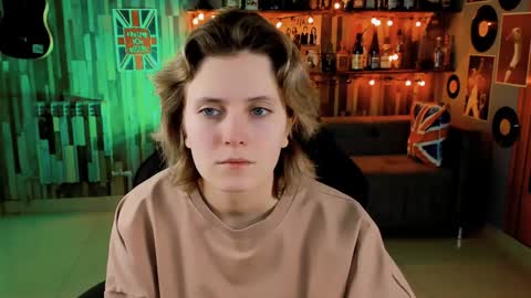 Snapshot of lolaasmus chatting on December 11, 5:00 am I consider myself the god Loki but life just calls me LOL online show from December 11, 5:00 am