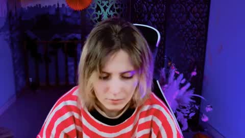 Snapshot of lolaasmus chatting on February 15, 5:09 am I consider myself the god Loki but life just calls me LOL online show from February 15, 5:09 am