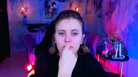 Snapshot of lolaasmus chatting on December 31, 6:59 am I consider myself the god Loki but life just calls me LOL online show from December 31, 6:59 am