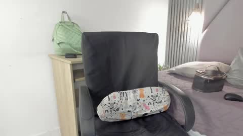 lolabunnysc online show from May 21, 1:53 pm