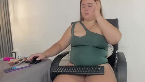lolabunnysc online show from May 19, 12:56 pm