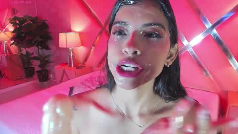 Snapshot of lolapierce chatting on October 23, 12:11 pm loli online show from October 23, 12:11 pm