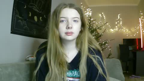 Snapshot of lollylol11 chatting on January 10, 3:58 pm Lilly online show from January 10, 3:58 pm