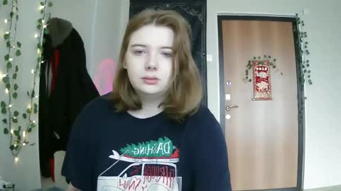 Snapshot of lollylol11 chatting on February 21, 7:12 am Lilly online show from February 21, 7:12 am