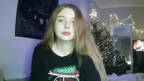 Snapshot of lollylol11 chatting on December 30, 5:34 pm Lilly online show from December 30, 5:34 pm