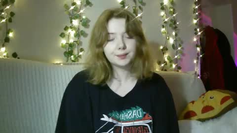 Snapshot of lollylol11 chatting on March 5, 4:35 pm Lilly online show from March 5, 4:35 pm