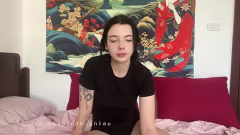 Lilly online show from March 22, 3:12 am