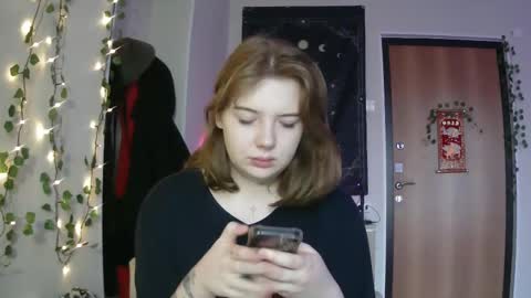 Snapshot of lollylol11 chatting on February 20, 2:46 pm Lilly online show from February 20, 2:46 pm