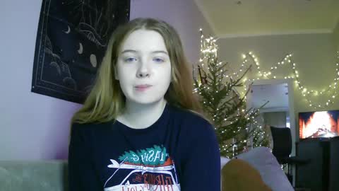 Snapshot of lollylol11 chatting on January 7, 1:46 pm Lilly online show from January 7, 1:46 pm
