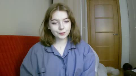 Snapshot of lollylol11 chatting on February 4, 11:27 am Lilly online show from February 4, 11:27 am