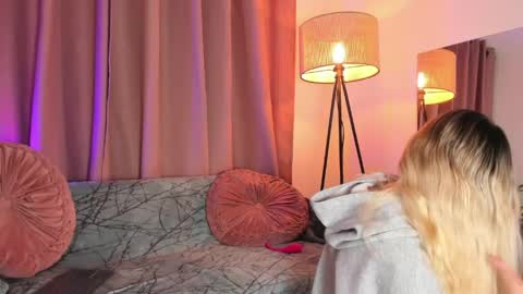 Lolly online show from May 27, 1:49 am