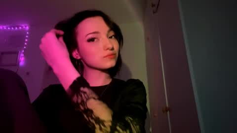 Polly online show from April 29, 7:52 pm