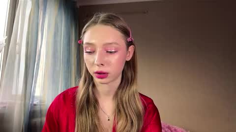 Lili online show from March 28, 4:06 pm