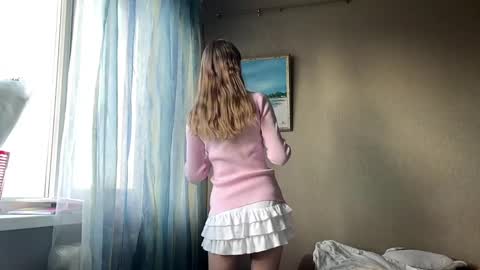 Lili online show from April 8, 3:47 pm