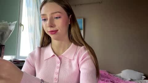 Lili online show from March 31, 12:38 pm