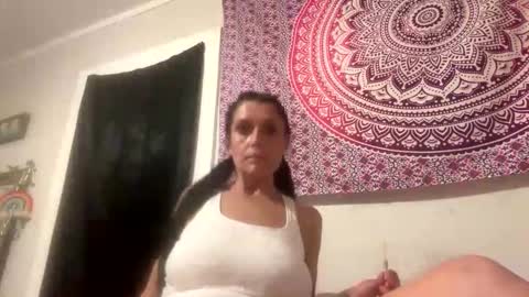 lonelymilfxoxo online show from May 26, 6:35 am