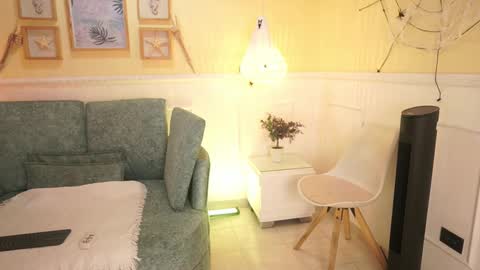 Loona Nyx online show from October 20, 11:35 am