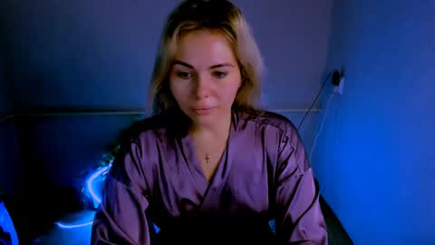 Lora online show from April 2, 3:15 am