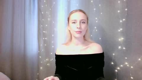 loravine online show from April 2, 9:40 am