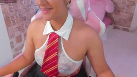 lore_rey online show from May 13, 6:46 pm