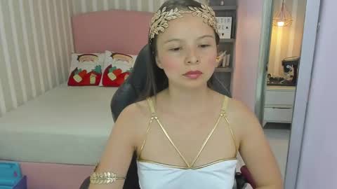 lorelaigiven online show from December 20, 12:27 pm