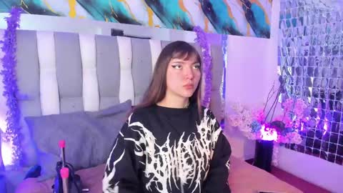 Loren   online show from June 1, 12:07 pm