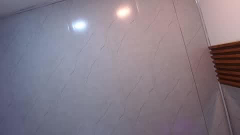 Loren online show from May 19, 3:02 am