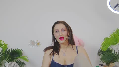 Hi Im Lorena an independent model Im waiting for you for any craziness you dream of... online show from December 7, 4:36 pm