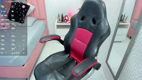 lorenadavies online show from May 6, 1:26 pm