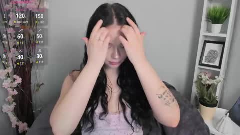 Lori online show from May 22, 3:59 am
