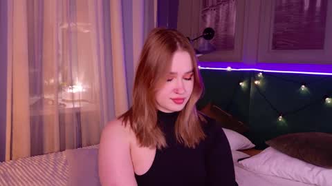 Lori online show from December 8, 7:43 pm