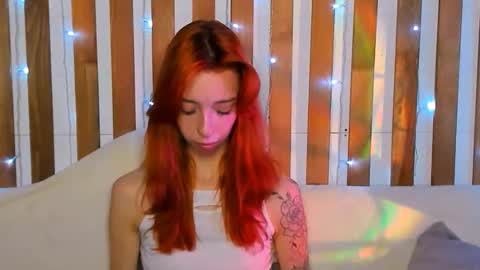 Lori online show from September 25, 1:59 am