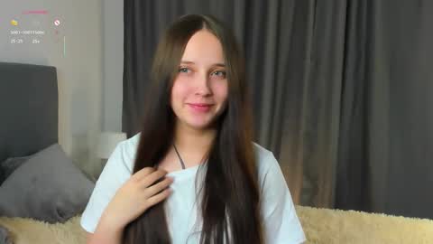 Mia online show from October 24, 1:51 pm